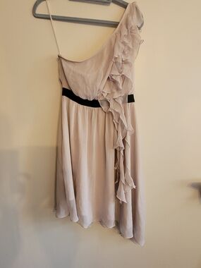 Smart Set One-Shoulder Ruffle Dress in Light Beige with Black Waist